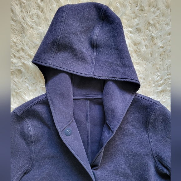 LULULEMON | City Bound Snap Button Close Strap Hooded Reversible jacket - Picture 5 of 15